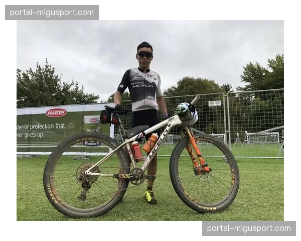 Cape Epic赛场花絮：车手为等待爆胎队友，放弃赛段冠军争夺